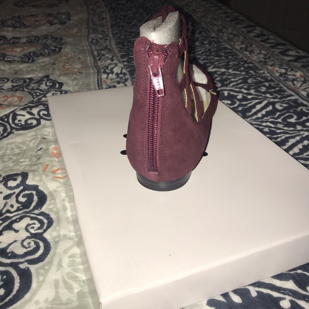 NEW!! Isaac Mizrahi Red suede flats - Picture 6 of 6